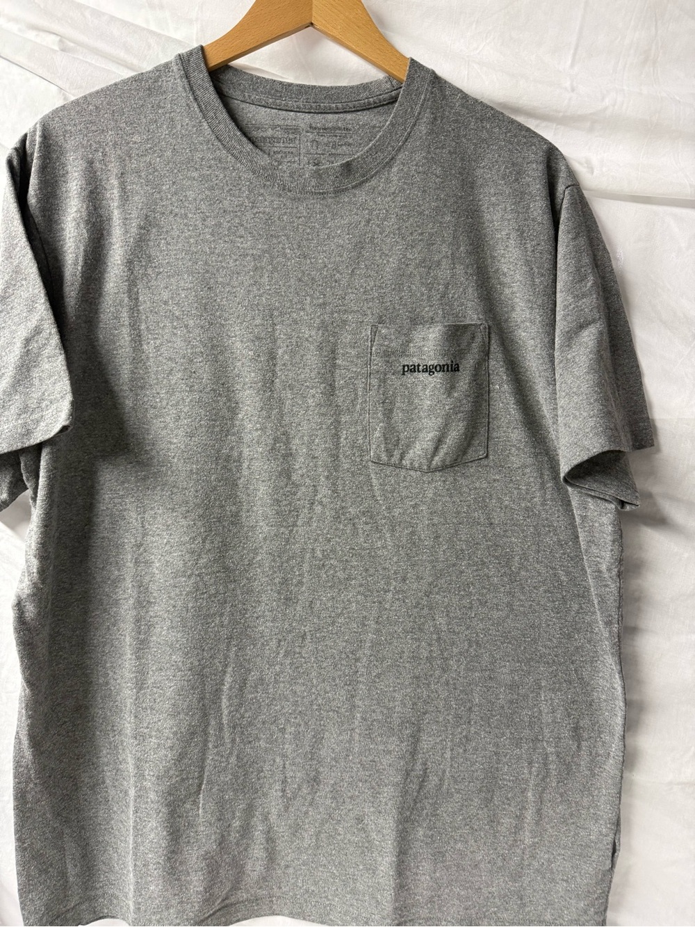 Patagonia Men’s Gray Pocket T-Shirt size large